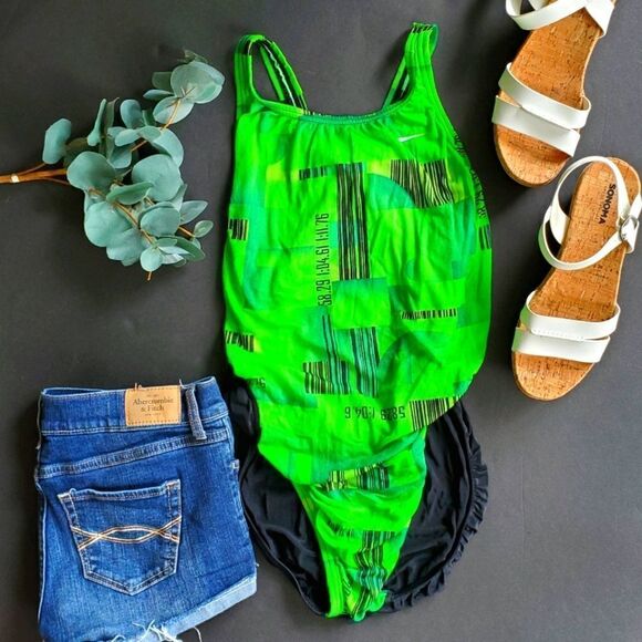 Nike one Piece Swimsuit - Picture 1 of 8